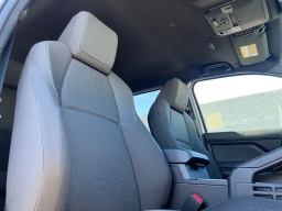 Toyota 4Runner SR5 4WD (Natl) 2026