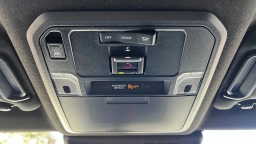 Toyota 4Runner SR5 4WD (Natl) 2026