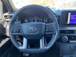 Toyota 4Runner SR5 4WD (Natl) 2026