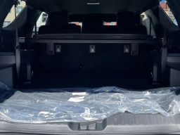 Toyota 4Runner SR5 4WD (Natl) 2026