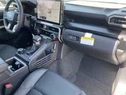 Toyota 4Runner Limited 4WD (Natl) 2026