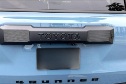 Toyota 4Runner TRD Off Road 4WD (Natl) 2026