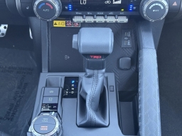 Toyota 4Runner TRD Sport Premium 4WD (Natl) 2026