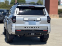 Toyota 4Runner TRD Sport Premium 4WD (Natl) 2026