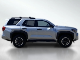 Toyota 4Runner TRD Off Road 4WD (Natl) 2026
