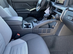 Toyota 4Runner TRD Off Road 4WD (Natl) 2026