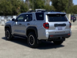 Toyota 4Runner TRD Off Road 4WD (Natl) 2026