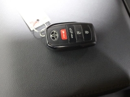 Toyota 4Runner Limited 4WD (Natl) 2026