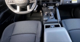 Toyota 4Runner SR5 4WD (Natl) 2026