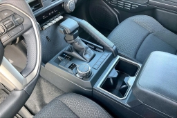 Toyota 4Runner SR5 4WD (Natl) 2026