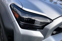 Toyota 4Runner SR5 4WD (Natl) 2026