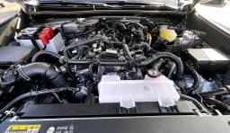 Toyota 4Runner SR5 4WD (Natl) 2026