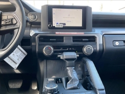 Toyota 4Runner SR5 4WD (Natl) 2026