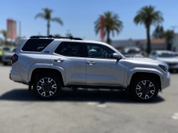 Toyota 4Runner TRD Sport Premium 4WD (Natl) 2026