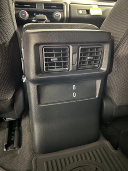 Toyota 4Runner SR5 4WD (Natl) 2026