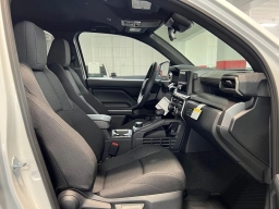 Toyota 4Runner SR5 4WD (Natl) 2026
