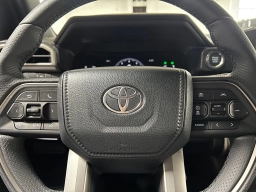 Toyota 4Runner SR5 4WD (Natl) 2026