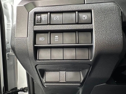 Toyota 4Runner SR5 4WD (Natl) 2026