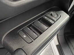 Toyota 4Runner SR5 4WD (Natl) 2026
