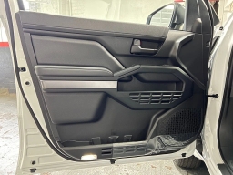 Toyota 4Runner SR5 4WD (Natl) 2026