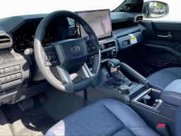 Toyota 4Runner Hybrid Platinum 4WD (Natl) 2026