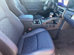 Toyota 4Runner Hybrid Platinum 4WD (Natl) 2026