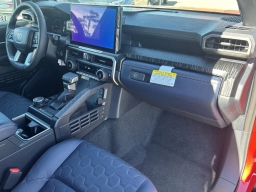 Toyota 4Runner Hybrid Platinum 4WD (Natl) 2026