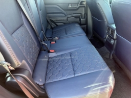 Toyota 4Runner Hybrid Platinum 4WD (Natl) 2026