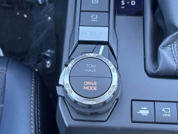 Toyota 4Runner Hybrid Platinum 4WD (Natl) 2026