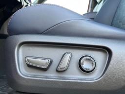 Toyota 4Runner Hybrid Platinum 4WD (Natl) 2026