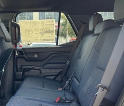 Toyota 4Runner Hybrid Platinum 4WD (Natl) 2026