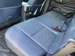 Toyota 4Runner Hybrid Platinum 4WD (Natl) 2026