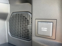 Toyota 4Runner Hybrid Platinum 4WD (Natl) 2026