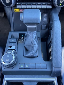 Toyota 4Runner Hybrid Platinum 4WD (Natl) 2026