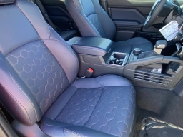 Toyota 4Runner Hybrid Platinum 4WD (Natl) 2026