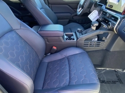 Toyota 4Runner Hybrid Platinum 4WD (Natl) 2026