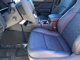 Toyota 4Runner Hybrid Platinum 4WD (Natl) 2026