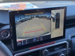 Toyota 4Runner Hybrid Platinum 4WD (Natl) 2026