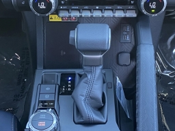 Toyota 4Runner Hybrid Platinum 4WD (Natl) 2026