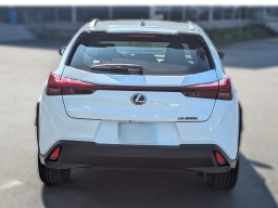Lexus UX UX 300h FWD 2026