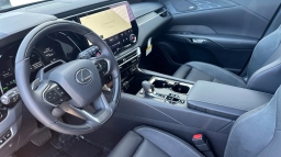 Lexus RX RX 450h+ Luxury AWD 2026