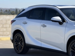 Lexus RX RX 450h+ Premium AWD 2026