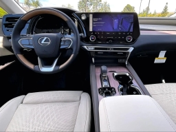 Lexus RX RX 450h+ Luxury AWD 2026