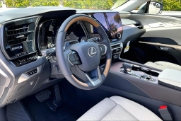 Lexus RX RX 450h+ Luxury AWD 2026