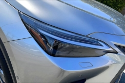 Lexus NX NX 450h+ Luxury AWD 2026