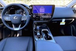 Lexus NX NX 450h+ Luxury AWD 2026