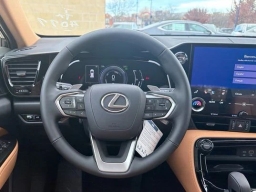 Lexus NX NX 450h+ Premium AWD 2026