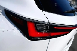 Lexus NX NX 450h+ Luxury AWD 2026