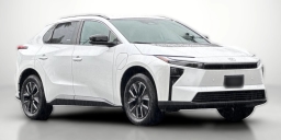 Toyota bZ XLE AWD (Natl) 2026