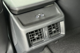 Toyota bZ XLE AWD (Natl) 2026